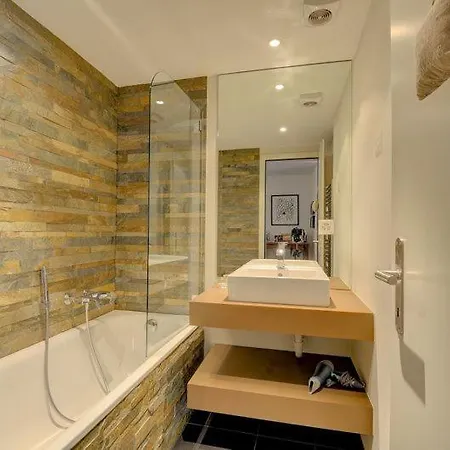 La Ruinette-comfortable 3-bed, In Centre Apartment *
