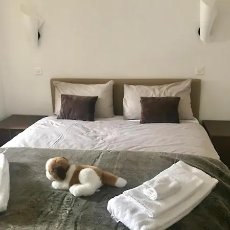 La Ruinette-comfortable 3-bed, In Centre Apartment